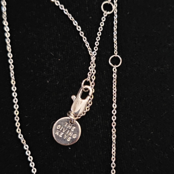 Mini Key Necklace 9-inch chain THE GIVING KEYS NECKLACE - Picture 5 of 10
